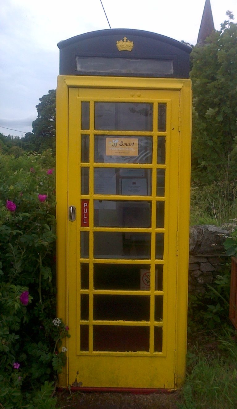 Gelbe Telefonzelle